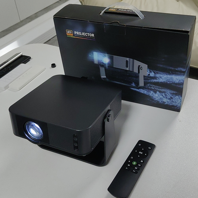 AIスマート8500ルーメンZ6ミニプロジェクター フルHD - Auto Focus Keystone Correction Projector のレビューと価格